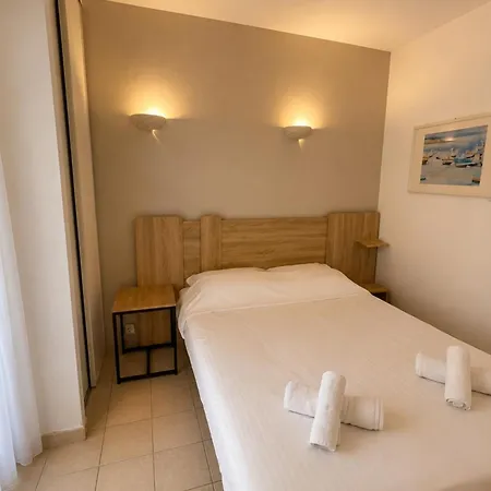 Apartment In Golfe-juan With Pool Garden & Parking *